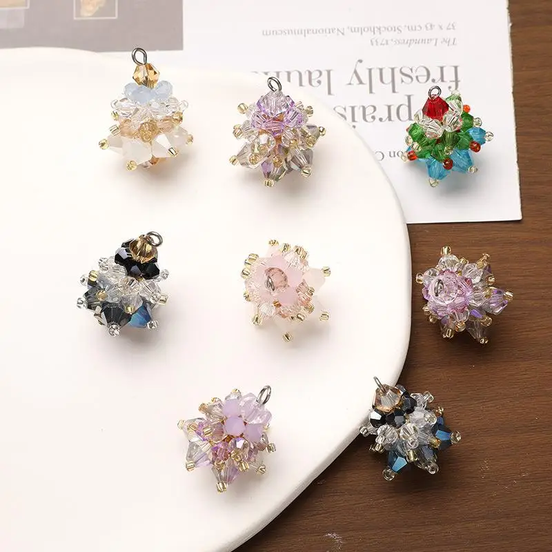 اصنع مجوهرات عيد الميلاد الخاصة بك مع 3 قطع من سحر شجرة الشتاء المطرزة؛ مثالية لسلاسل المفاتيح والأقراط والقلائد #3