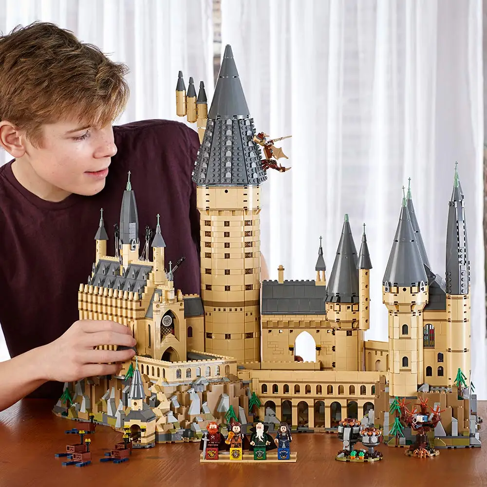 LEGO Harry Potter-71043 Hogwarts Castle toy set, room decoration