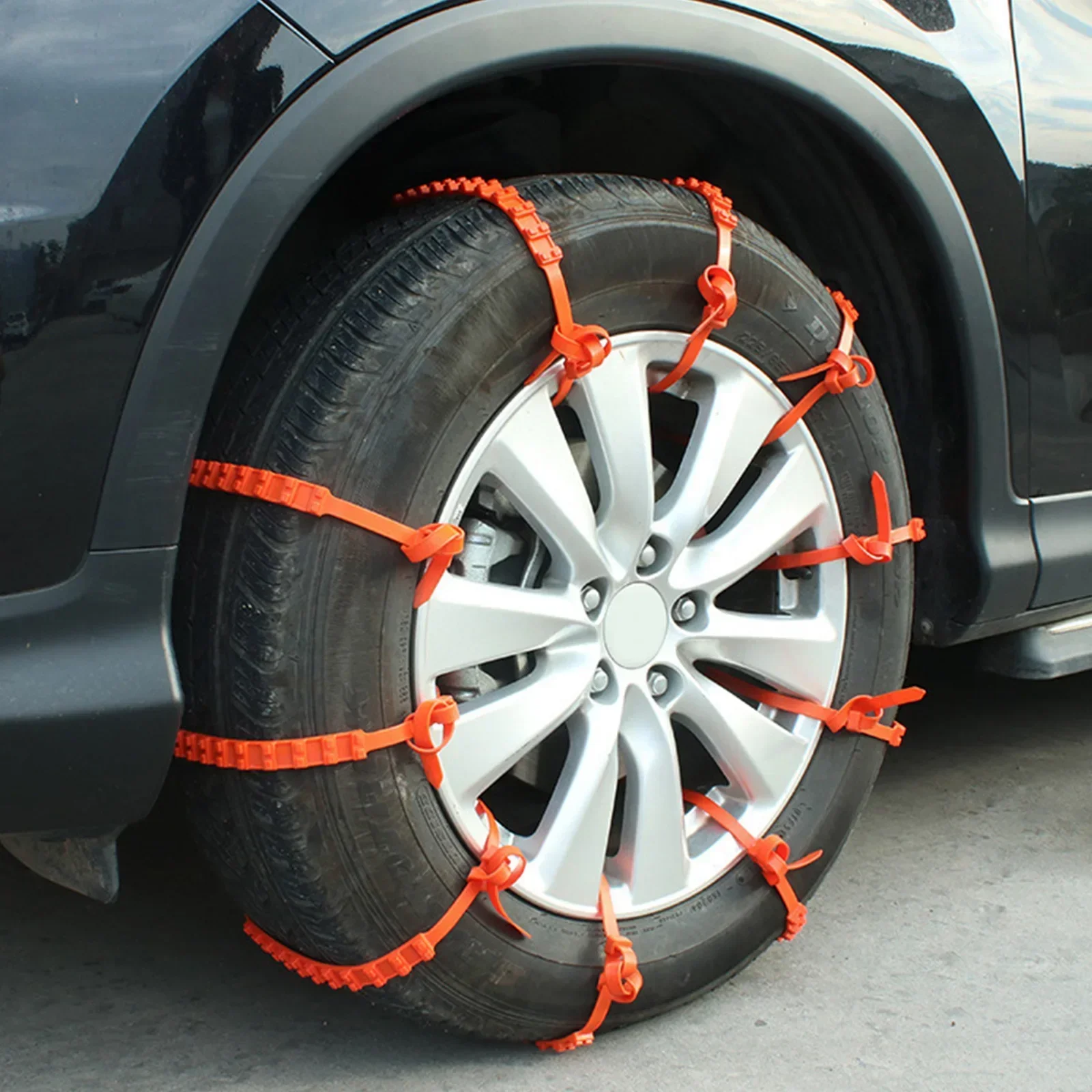 Winter Tire Chains Universal Fit Thermoplastic Polyurethane Anti-Skid Ice Snow Traction Chains for Car Light Trucks and SUVs