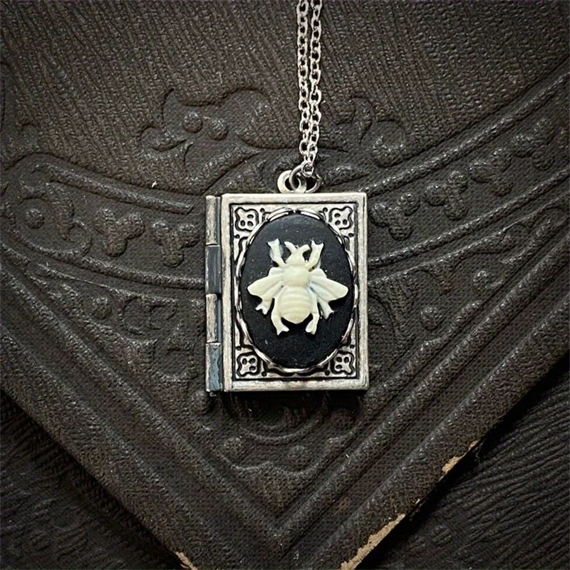 New Gothic Cat Cameo Pendant Necklaces for Women Vintage Grimoire Creative Necklace Personalized Page Turnable Book Jewelry