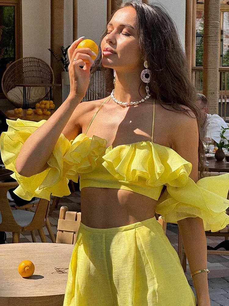 

MCDV Элегантный укороченный топ с открытыми плечами Y2K с рюшами, женский однотонный топ на шнуровке с лямкой на шее и открытой спиной, тонкие топы на бретелях 2025, топ в летнем каникул