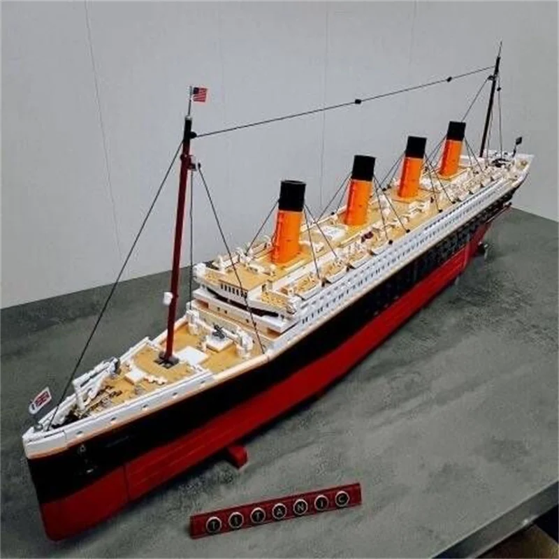 1.35M Titanic Large Cruise Boat Ship Steamship Model Building Block For Adults Compatible With 10294 Educational Toys 9090 Parts