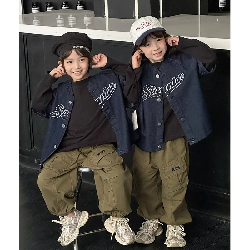 Street Fashion Set di vestiti coordinati genitore-figlio Abbigliamento per la famiglia Coreano Papà Mamma e figlia Figlio Cappotto hip-hop Top Pantaloni Abiti