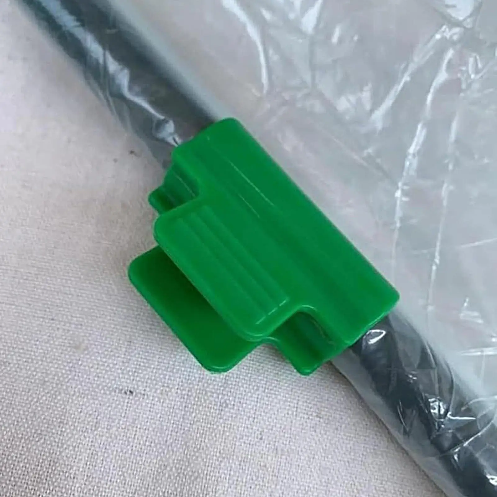 Greenhouse Hoop Clips 100 Pieces Plant Cover Clips Reusable Fixing Clamps For Gardening Netting Winter Covering Pipe Planting