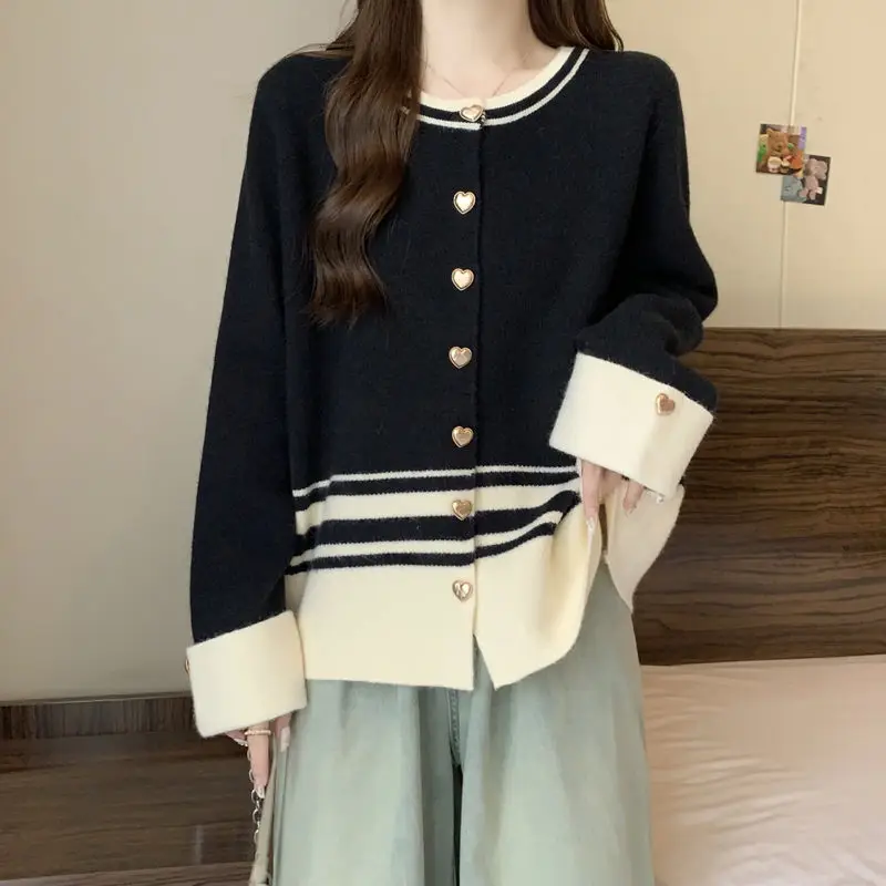 

Knitted Cardigan With Contrast Stripes And Love Single-Breasted Design Plus Size Autumn And Winter New Korean Loose Slim Sweater