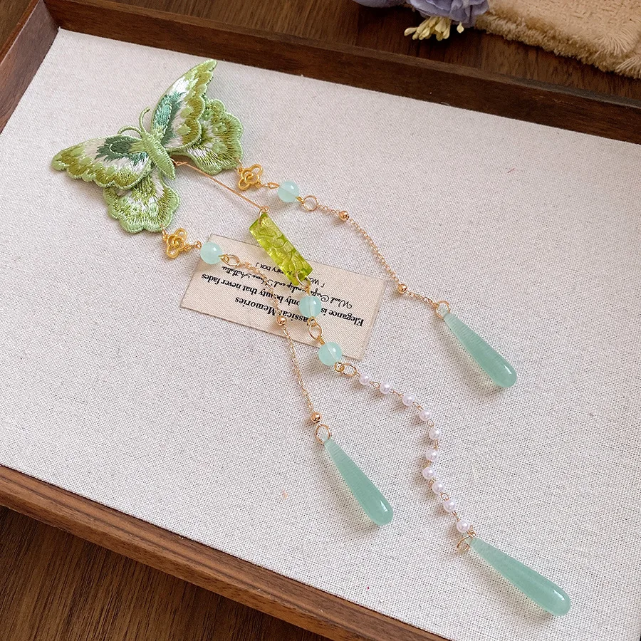 Grüne bestickte Schmetterlings-Haarspangen für Damen – Neuartige chinesische Retro-Haarspangen mit Harzperlen und Quasten im Entenschnabel-Stil für Hanfu und Cheongsam – Detail 3