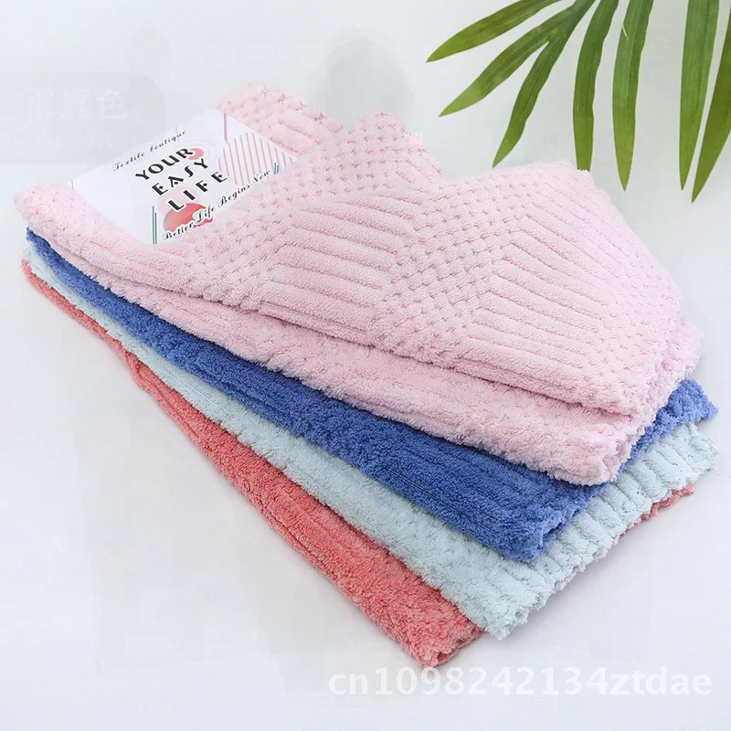 

Coral Fleece Square Kitchen Towel Absorbent Children's Wet And Dry Dual-Use Cleaning Towel Star Print 30x30cm
