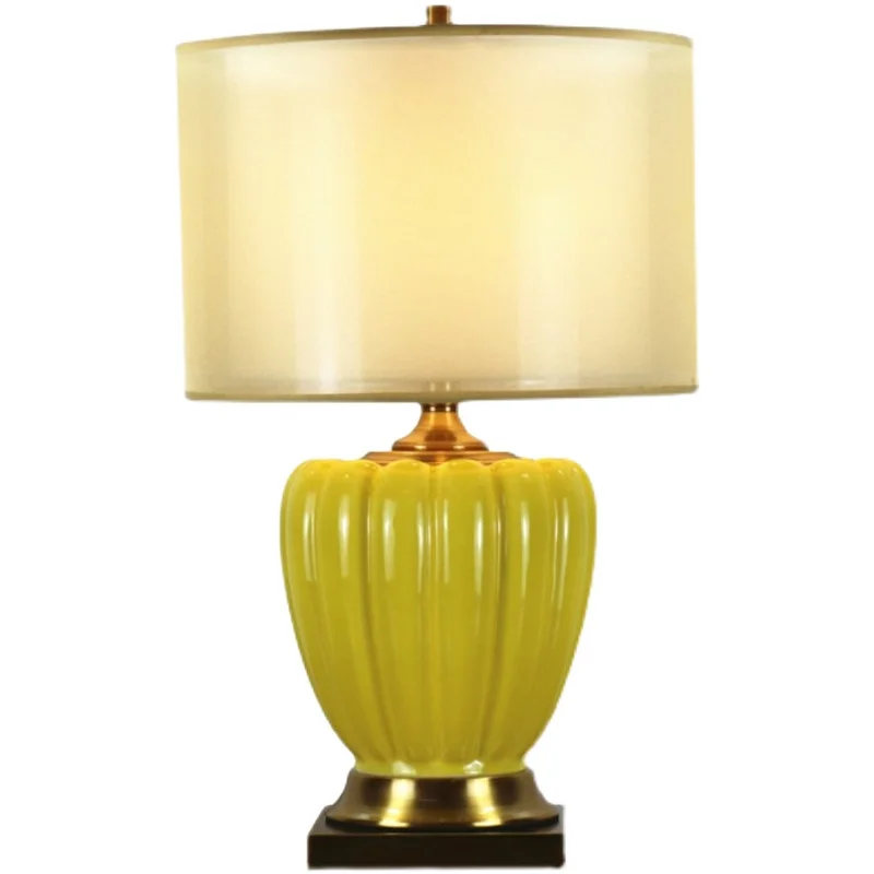 

American light luxury ceramic table lamp European luxury atmosphere simple villa living room study bedroom bedside table lamp