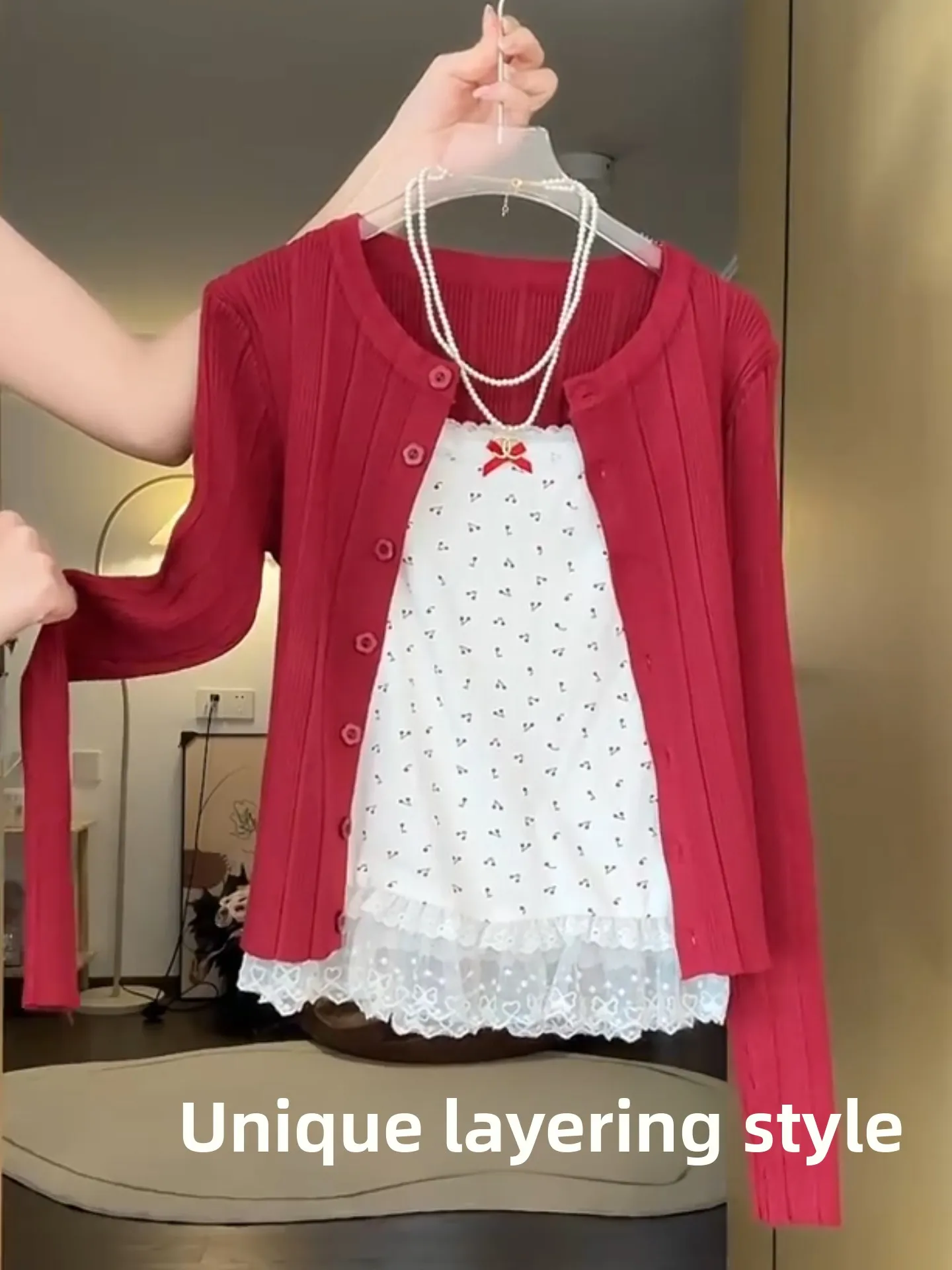 

Летний комплект из двух предметов: вязаный жилет с кружевной отделкой и топ на бретельках, повседневный, с защитой от солнца, стандартный крой