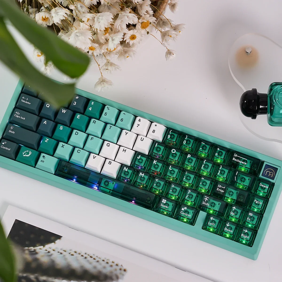 Snowy Mountain Keycap PBT+PC Dark Green Gradient Transparent Keyboard Cap Cherry Profile Gaming Keycaps for Mechanical Keyboard