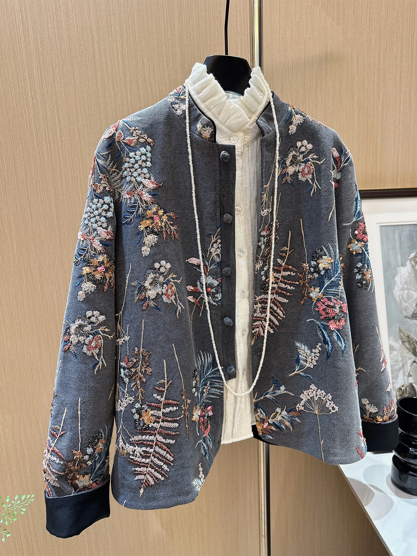 New Chinese Style Women's Jacket 2025 Autumn Winter New Heavy Embroidery Luxury National Style Denim Jacket Straight Sleeve C...