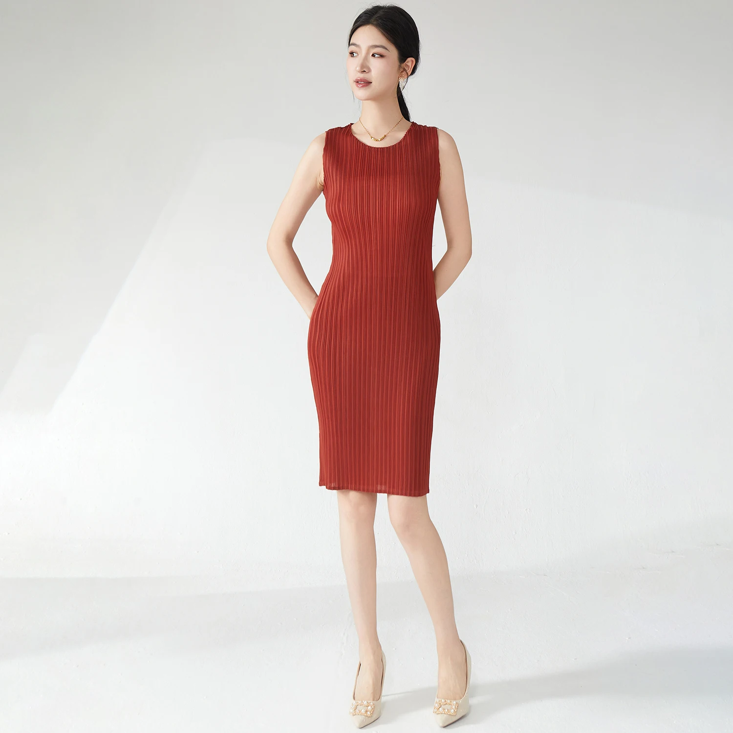 Verano 2025 nuevo vestido sin mangas a la cadera Mini vestido elástico de alta calidad para mujer vestidos de moda para mujer