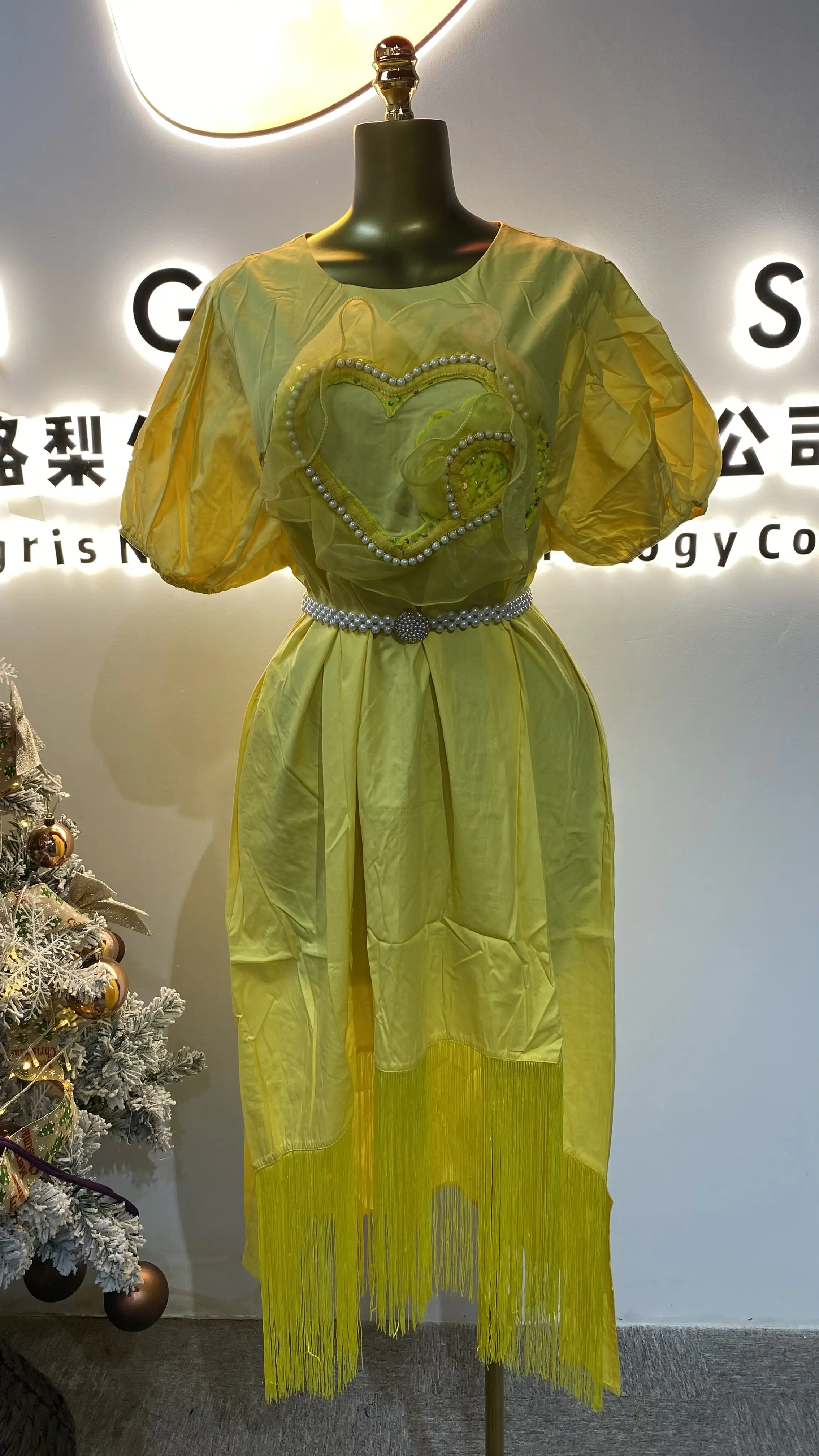 

2023 весенне-летнее женское новое свободное платье с цветочным принтом и разрезом-GZMM343