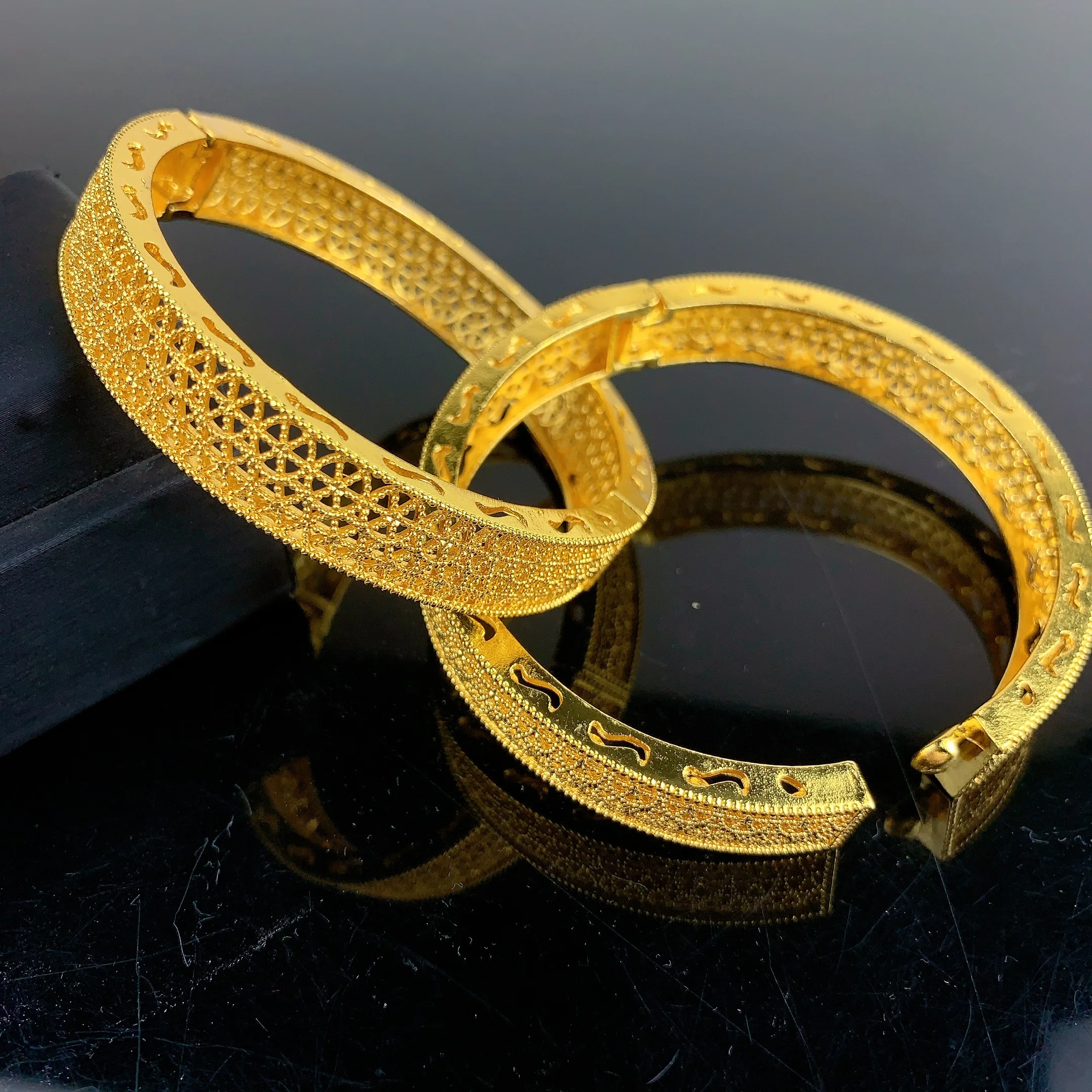 Dubai Charm Hard Bracelets Bangles For Women Indian African Ethiopian Arabic Gold Plated Hand Jewelry Wedding Gifts