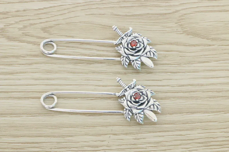 Rose brooch, men's and women's pure silver brooch, brooch buckle design, retro bag, niche silver decoration, fixed buckle