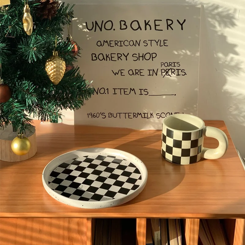 

Korean Checkerboard Ceramic Plate, Black and White Dessert Plate, Cake Pasta Plate, Fruit Household Dinner Plate, 8 Inches