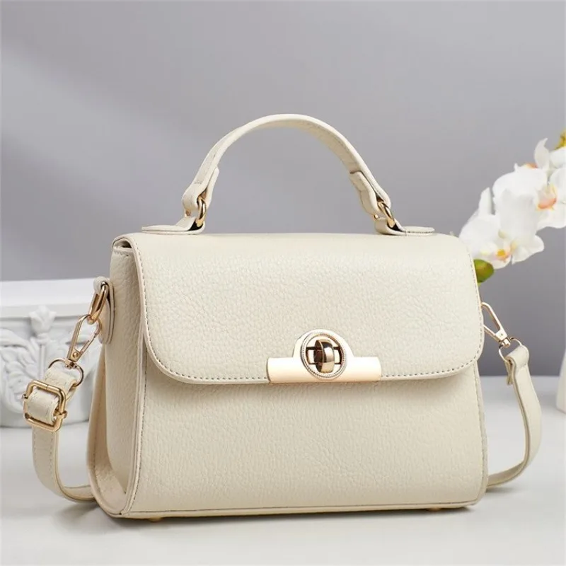 

Дизайнерская сумка-тоут для женщин, модная кожаная сумка через плечо, винтажная сумка для подгузников с большой вместимостью, минималистичный дизайн.