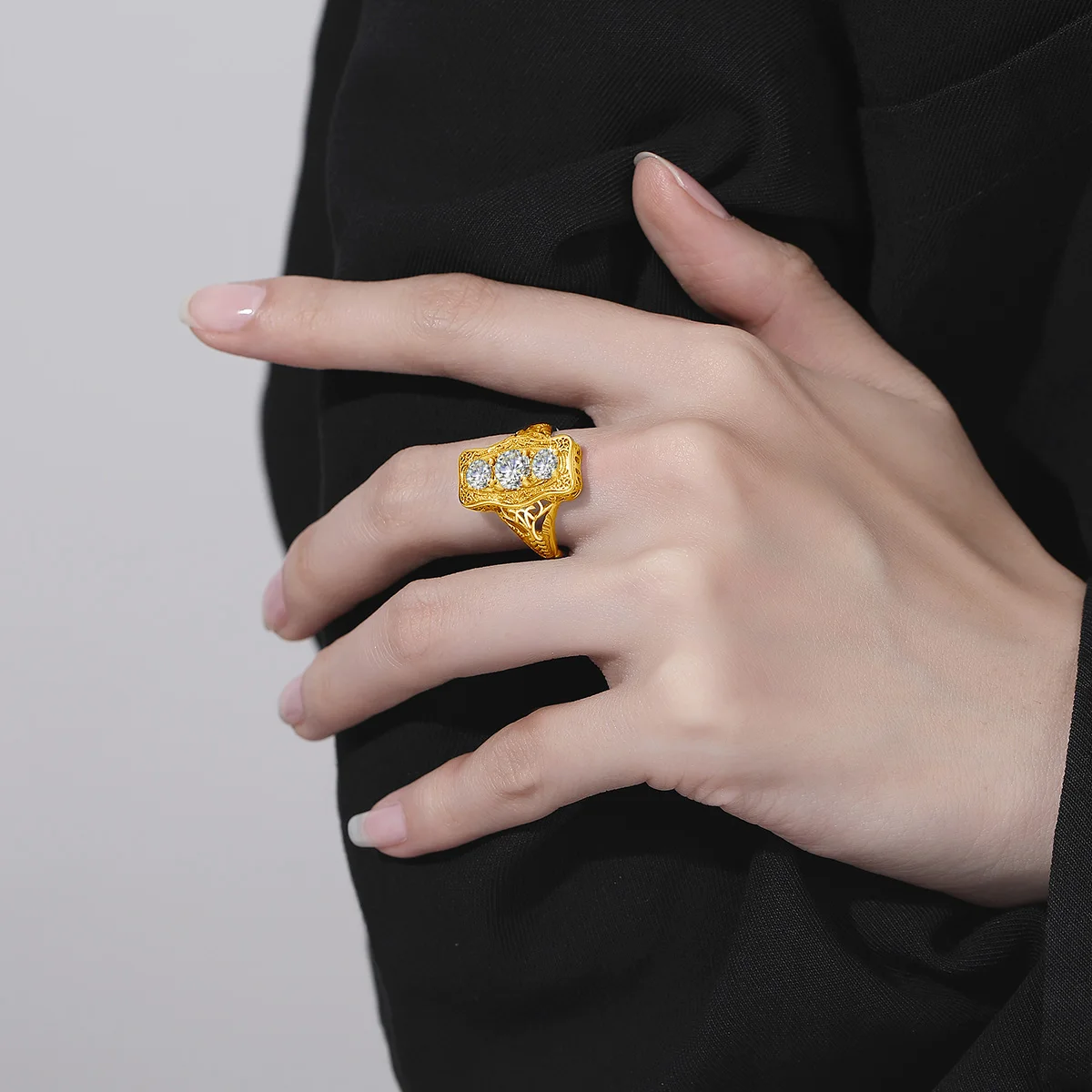 Trendiger 3-Stein-Luxus-Moissanit-Ring mit Zertifikat, Gesamtgewicht 1,6 Karat, Diamant-Design-Schmuck, Massivsilber 925, Verlobungsgeschenk – Detail 6