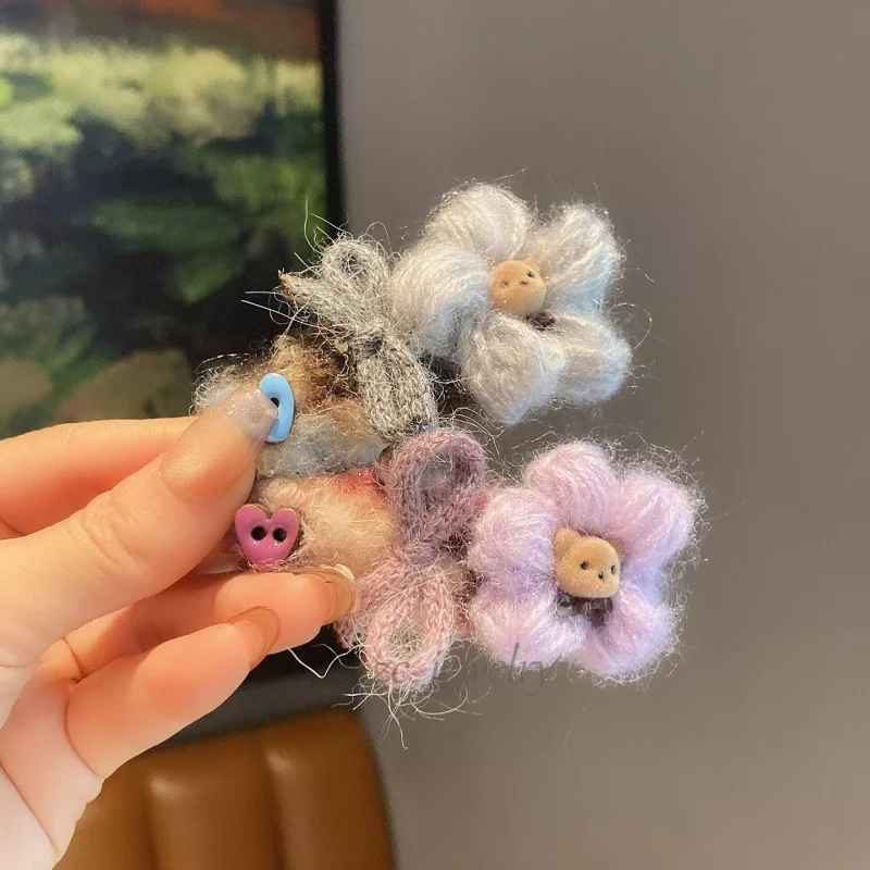 

Korean Version Dongdaemun Sweet Gradient Plush Cartoon Bear Bow Hair Clip for Women Elegant Niche Broken Hair One-word Clip