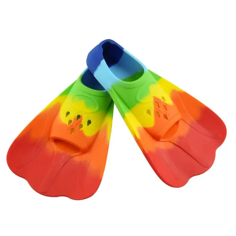 

Factory Supply Long Pure Carbon Fiber Free Diving Flippers Fins Snorkeling Silicone Flippers with Comfortable Design