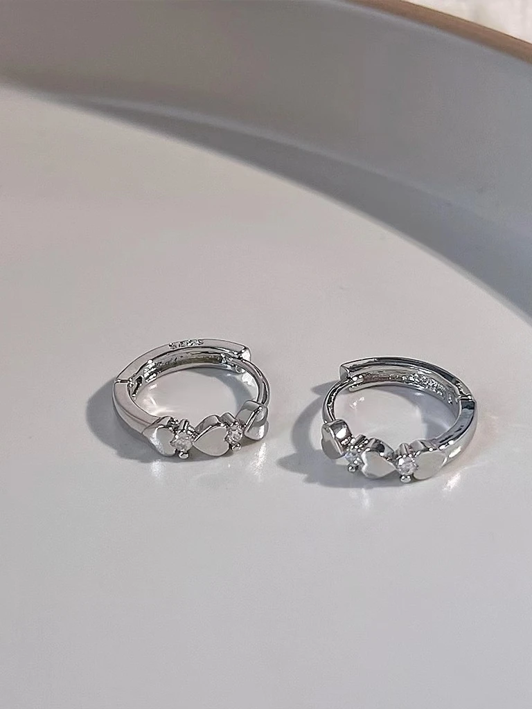 

Silver Heart Water Diamond Earclip Earrings