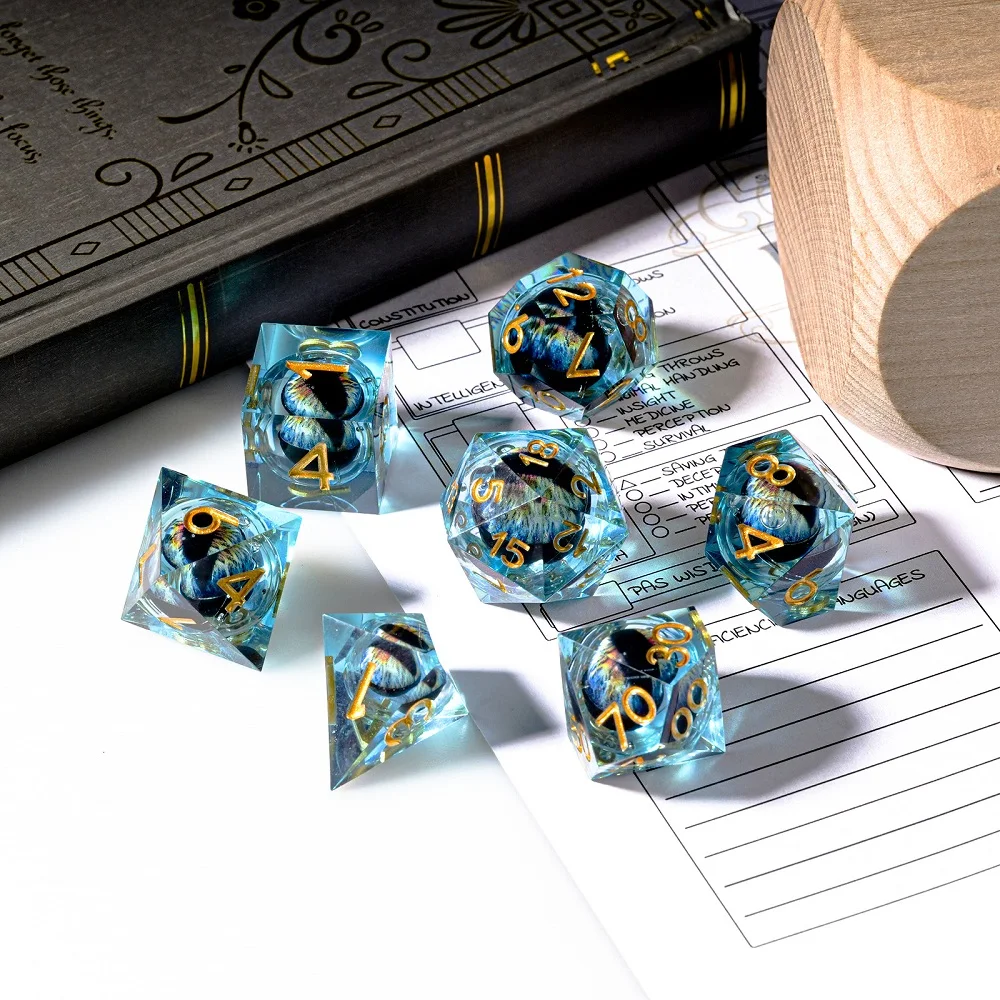 

1-7pcs Golden Word Dargon Eye DND Dice Set Cat Eye Liquid Core Sharp Edge Polyhedral Resin Dice Set for Multi-Sided RPG D6~D20