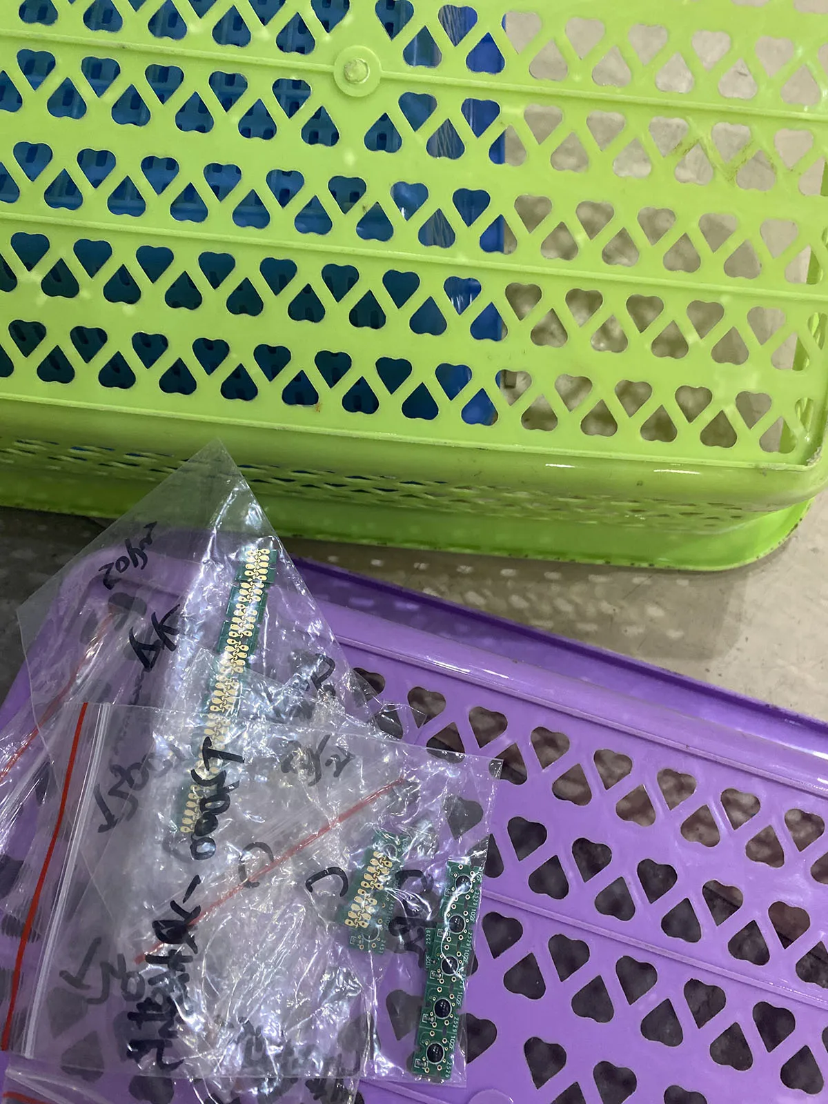 

T6941-T6945 Cartridge Chip For Epson SureColor T3000 T5000 T7000 T3070 T5070 T7070 T3200 T5200 T7200 T3270 T5270 T7270 Printer