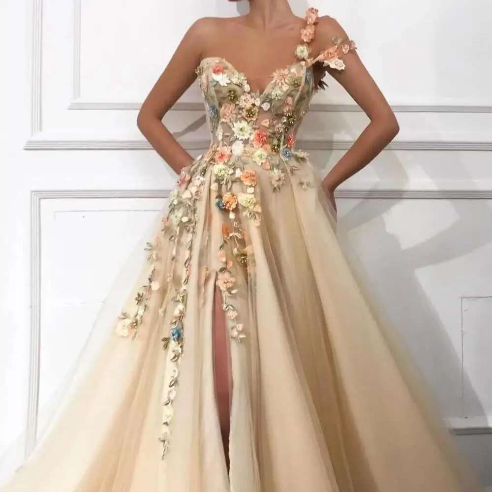 สวย Homecoming Dresses ไหล่ V คอแยก Beadings ดอกไม้ Appliques Tulle Ball Gown ผู้หญิงชุดราตรี Elegant Gowns