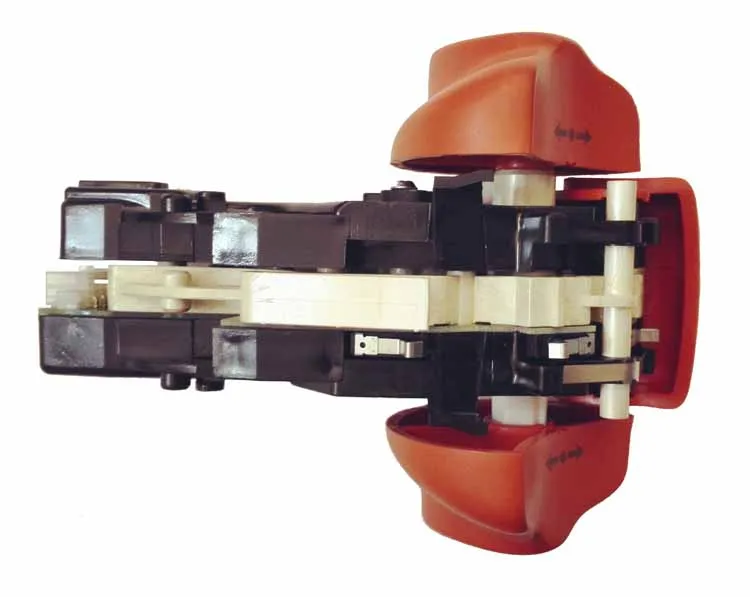 

Кронштейн вилочного погрузчика Linde в сборе 3095404000 и 3095404006. Опора каретки мачты. Деталь подъема вилки. Прочный. Надежный.