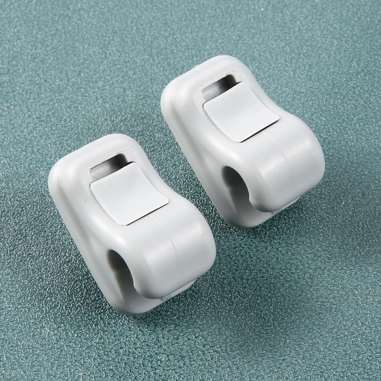 2Pcs Car Visor Clip Vanity Mirror Buckles 84851-65D00 84851-77K00-6GS For Suzuki SX4 Swift Alto Suzuki VITARA SIDEKICK Car Parts