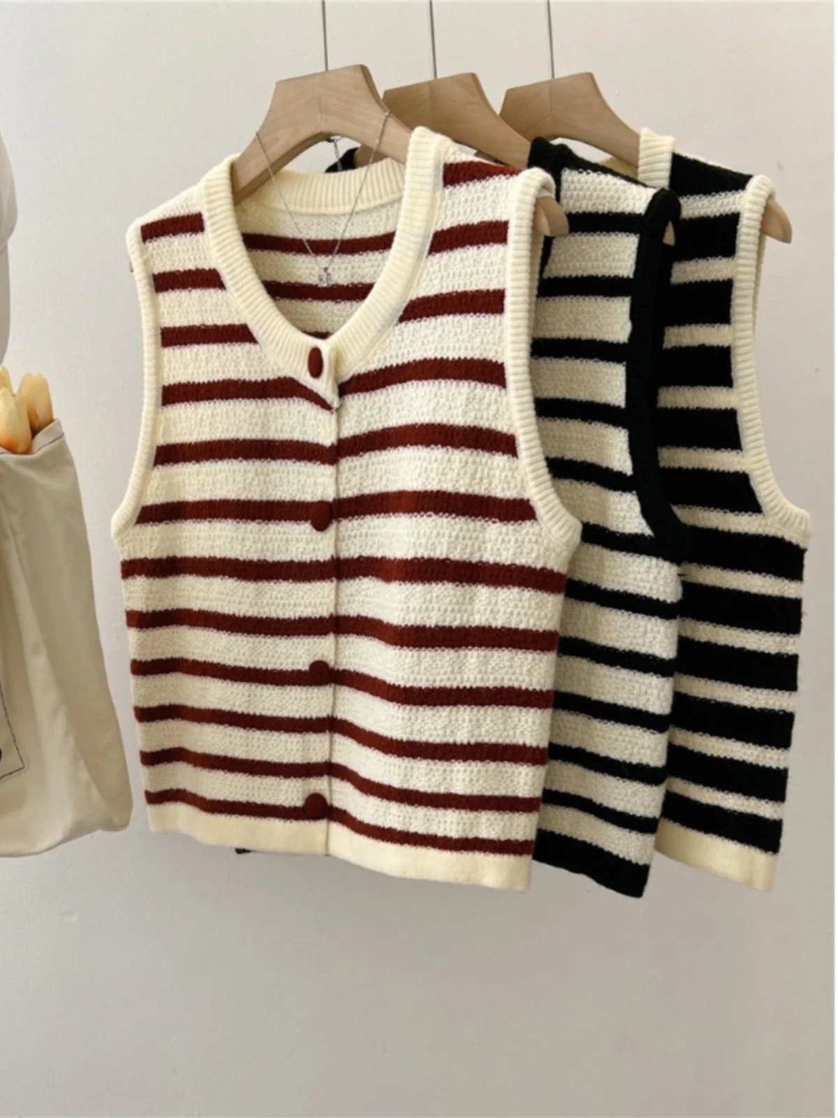 Striped Knitted Vest Sweater Women Autumn Winter Loose Elegant Single Breasted Cardigan Fashionable V-Neck Sleeveless Top Coat