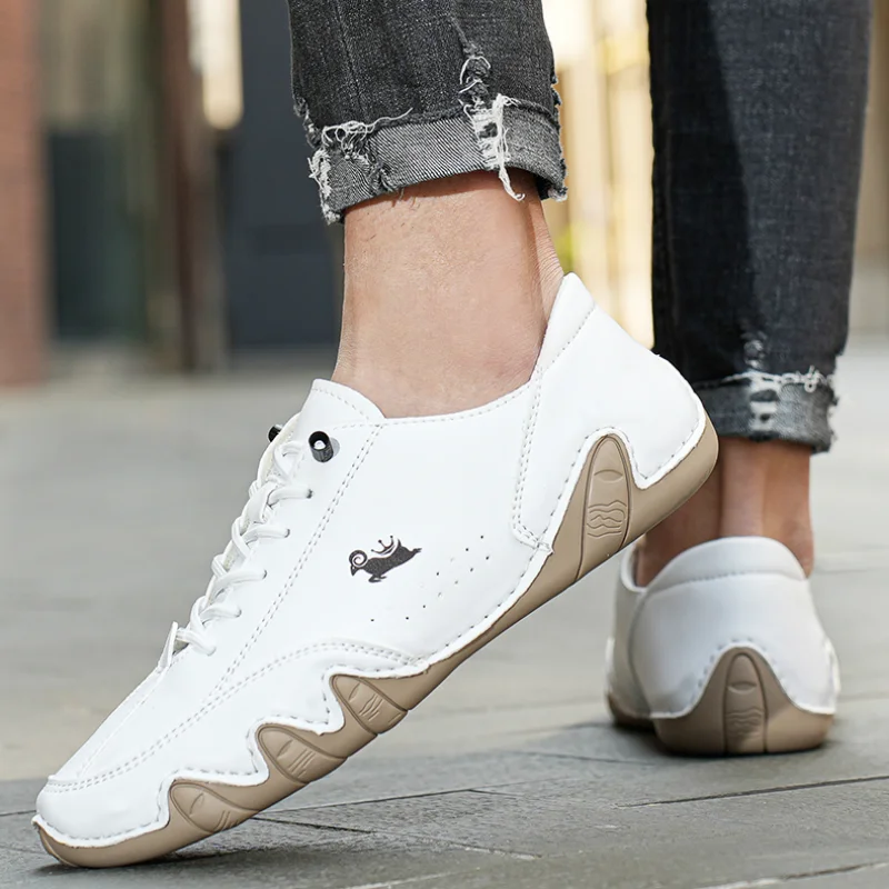 Mężczyźni Sneakers Casual Fashion Walking buty wsuwane wygodne obuwie luksusowe męskie buty 2023 nowość w Casual skórzane buty sportowe