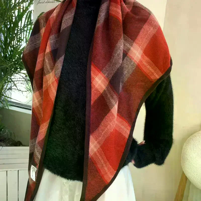 Sciarpa scozzese abbinata ai colori per donna Scialle triangolare grande lavorato a maglia Inverno Versatile protezione per il collo Avvolgente caldo