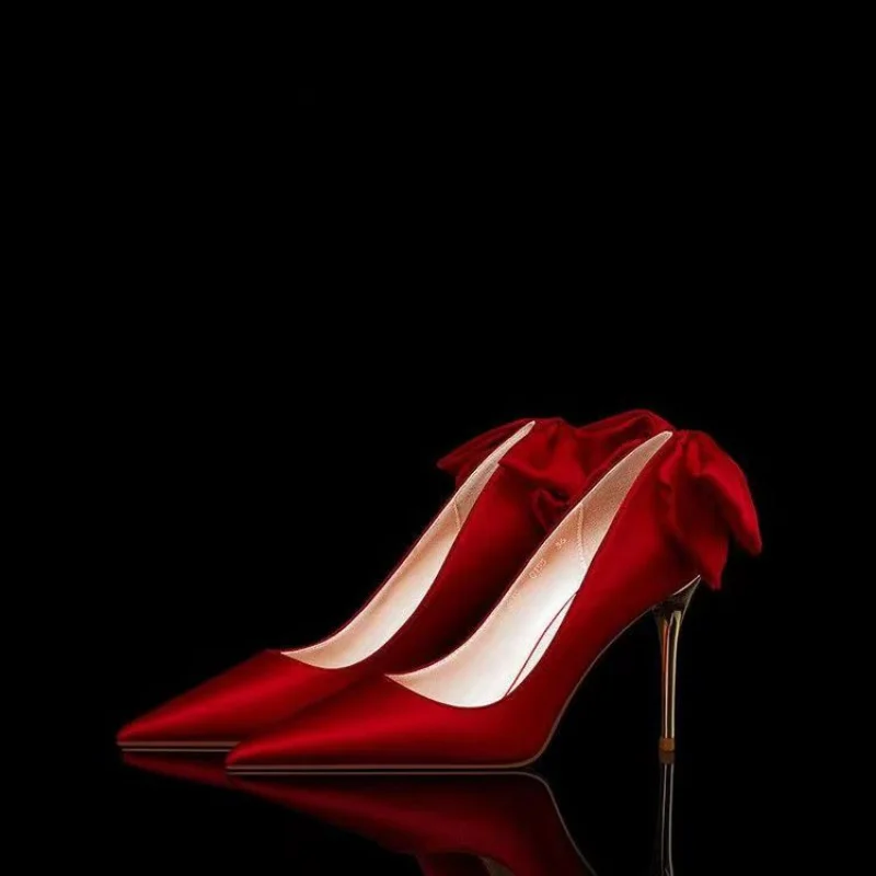 

2023 New White Bow High Heels， Women's Fine Heels Silk Single Shoes ，Sexy Luxury White Wedding Shoes， Red High Heels