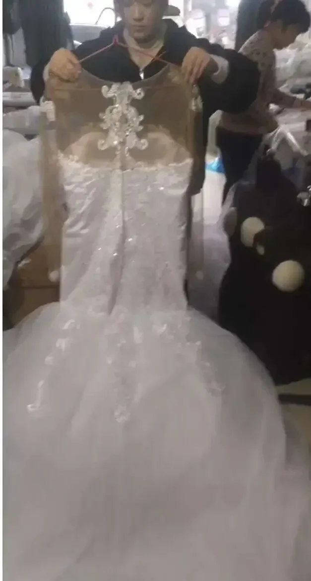 맞춤형 아프리카 레이스 아플리케 머메이드 웨딩드레스 신부용 베스티도 데 노이바 긴 소매 버튼 백 가든 브라이덜 가운