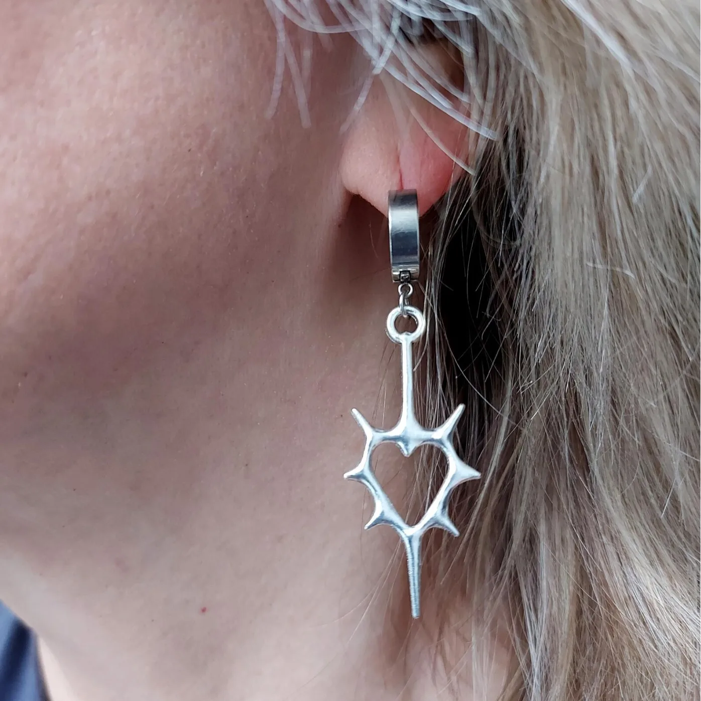 

Spiky Heart Earrings, Punk jewelry, Gothic accessories, Y2k, Hippie, Thorns, Rock, Ear hooks For Women Man