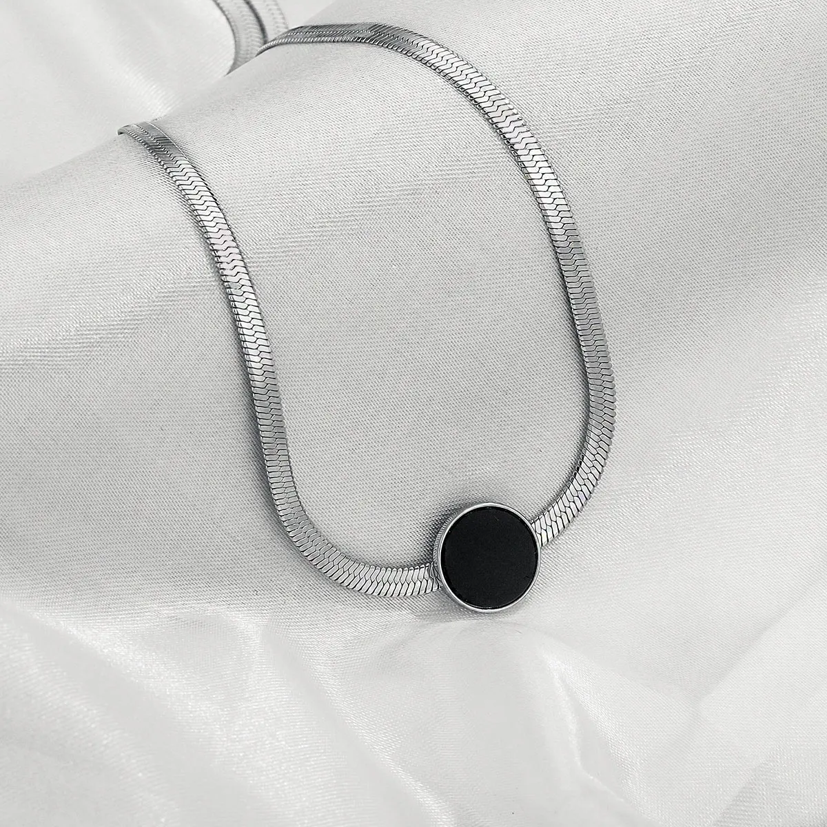 ZERIVA Stainless Steel New Fashion Upscale Jewelry Vintage Elegance Charms Snake Bone Chain Choker PendantsNecklaces for Women