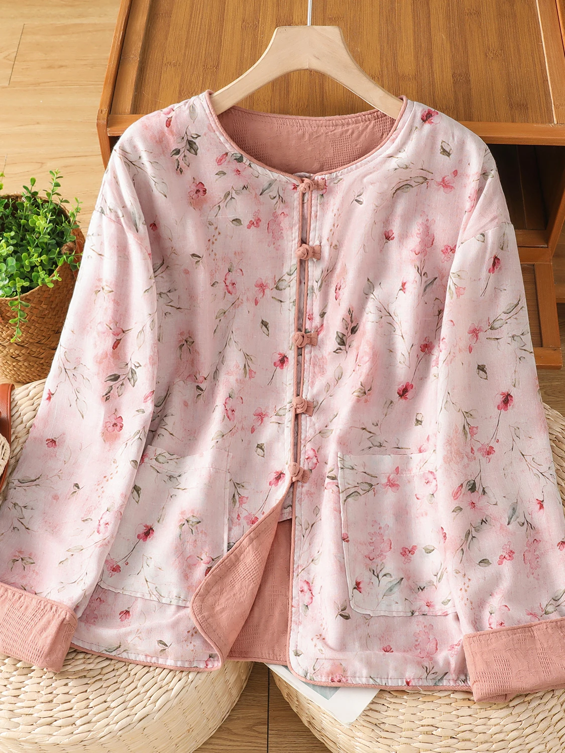 

Новая двухсторонняя вышитая двусторонняя одежда с китайским принтом, антивозрастная льняная куртка с пуговицами, круглая Ne Long Sve Traditional Tang...