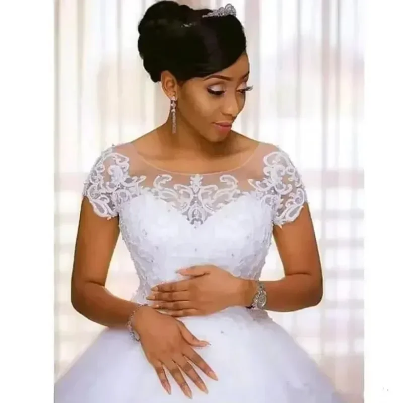 

Customized Lace Appliques Ball Wedding Dresses Short Sleeves Bride
