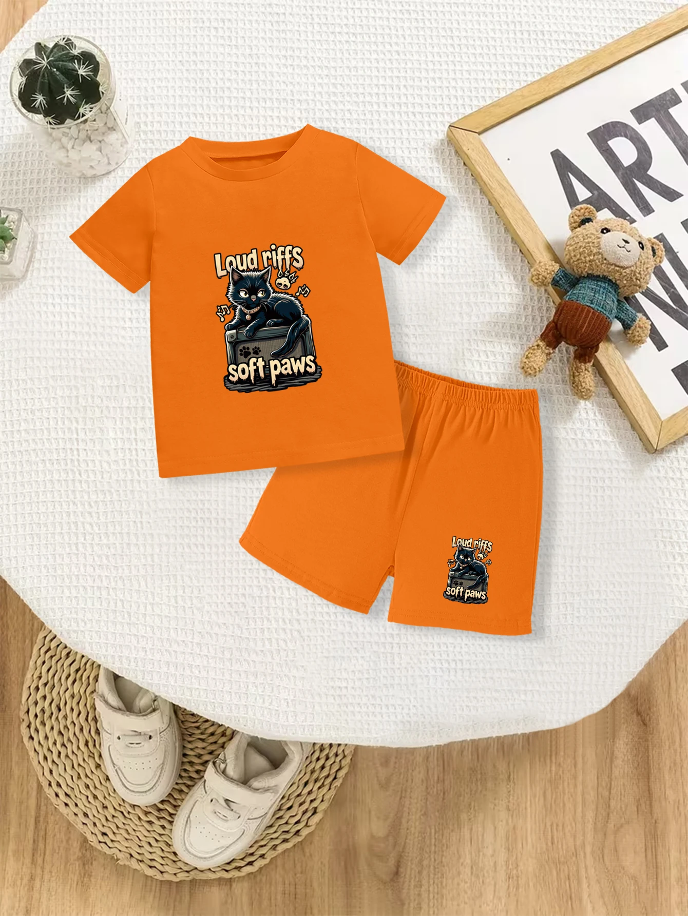 

Комплект из 2 предметов: летний повседневный комплект для мальчиков, футболка и шорты с принтом черного кота из мультфильма