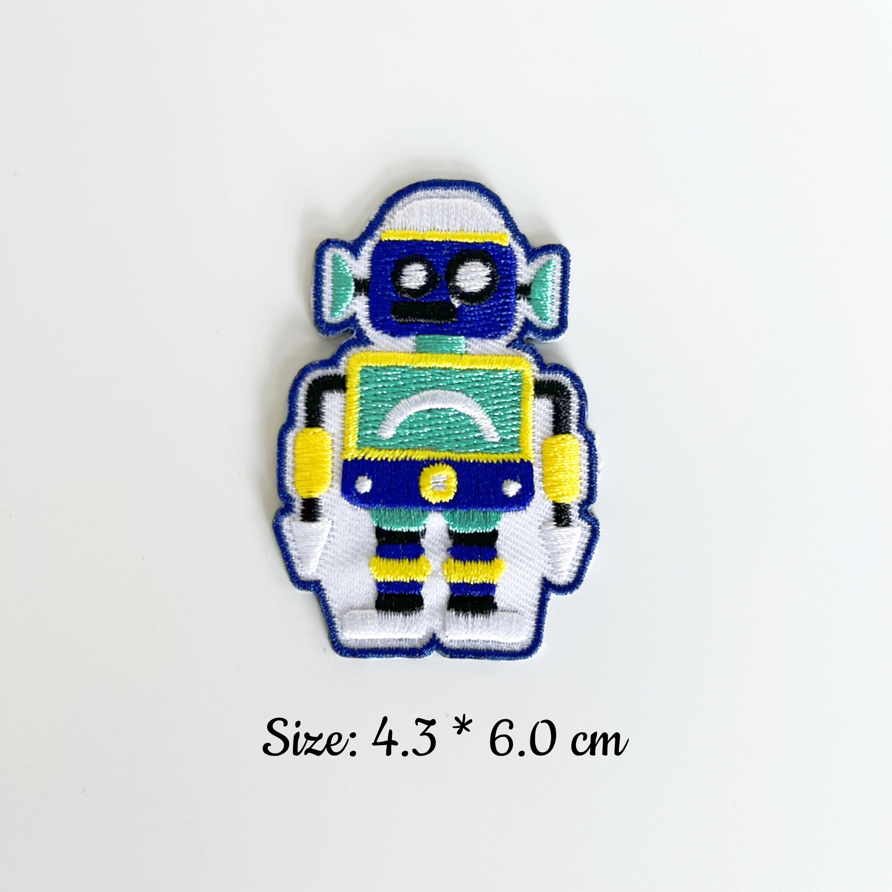 Robot Patch for Clothing Iron on Embroidered Sewing Applique DIY Apparel Accessories for Kids T-Shirt bags Jeans hat