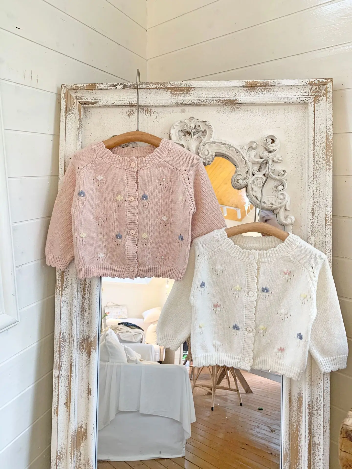 

Jenny&Dave Autumn and Winter Cross border Baby Girl Embroidery Blossomed Sweater, Girl Baby Embroidered Sleeve Short jacket for