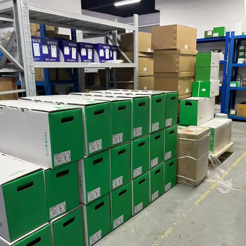 Nuevo en caja Controlador de accion Modicon LMC058 Base compacta 42 E/S 24 V CC Suministro LMC058LF42