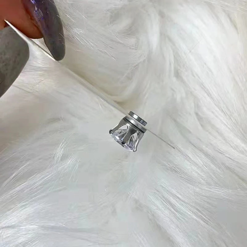 1 Pair White Magnetic Earrings Magnet Ear Clips Men Women Stud Earring Crystal Stone Stud Earring Clip No Piercing Jewelry Gift