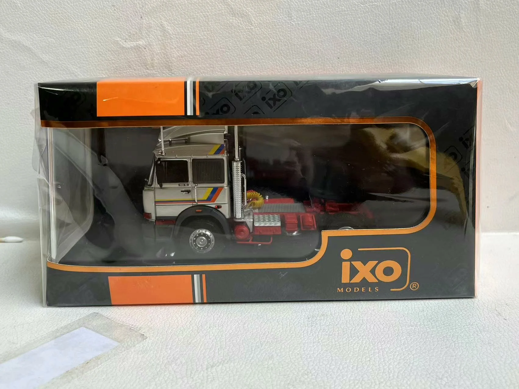 

Модель грузовика-тягача IVECO Turbostar 1984 T2 из сплава, масштаб 1/43, Diecast IXO
