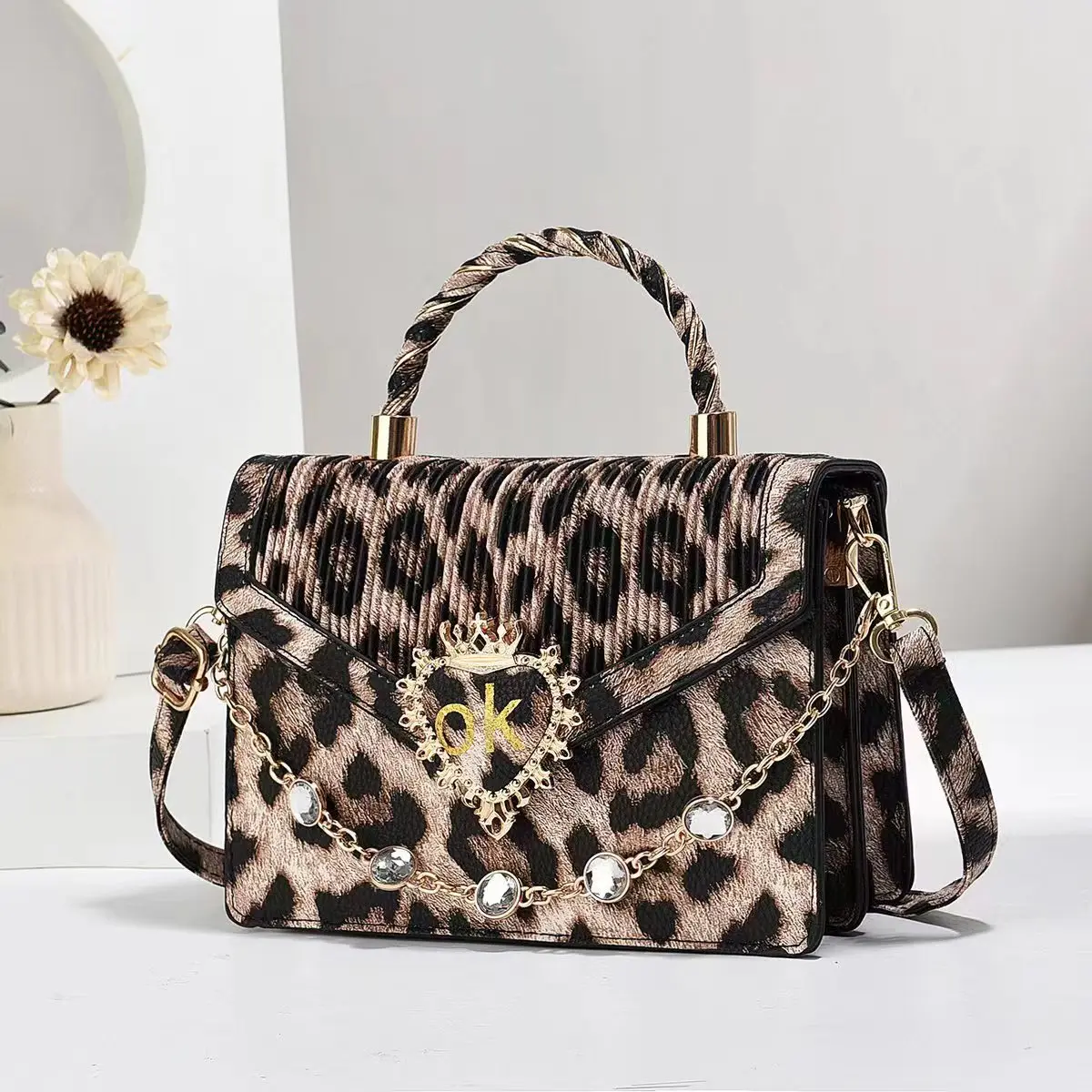

Leopard Handbag Fashionable Retro Crossbody Bag With Decorative Chain Women Elegant Top Handle Bag Daily Outgoing Shoulder Bag