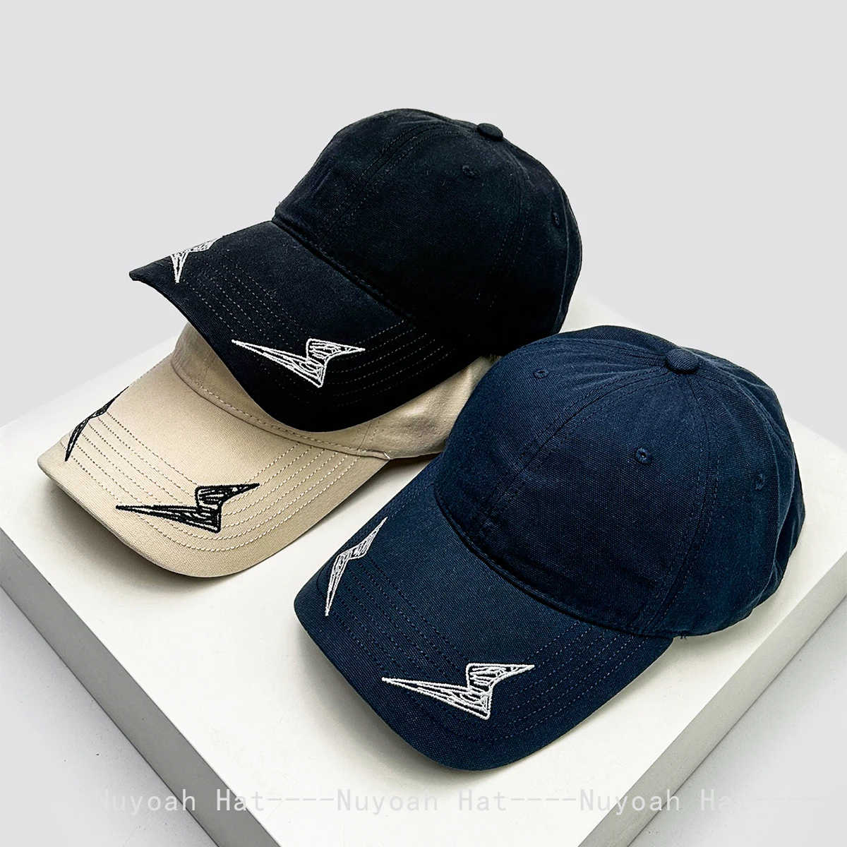 

New Men Women Personal Lightning Embroidery Simple Baseball Hats Sunshade Street Versatile American Style Peaked Caps Fashion
