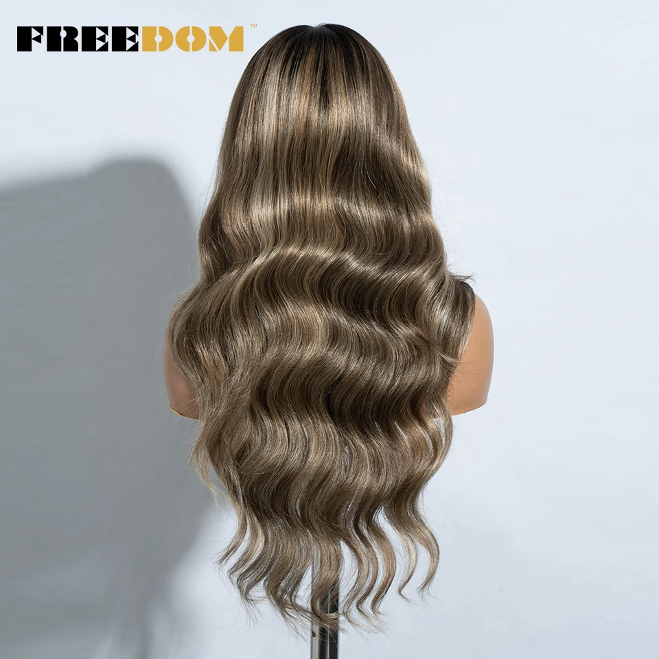 FREEDOM-peluca sintética con malla frontal para mujer, cabellera ondulada de 26 pulgadas, color marrón miel, Rubio degradado, para Cosplay