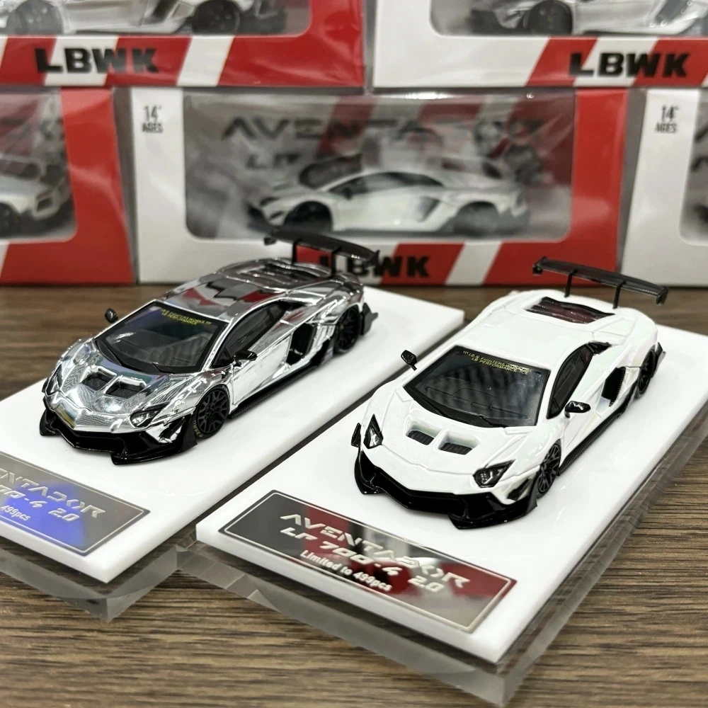 

Star Model 1/64 LBWK Aventador LP700-4 Dicolor Collection Gift Scale Model Car