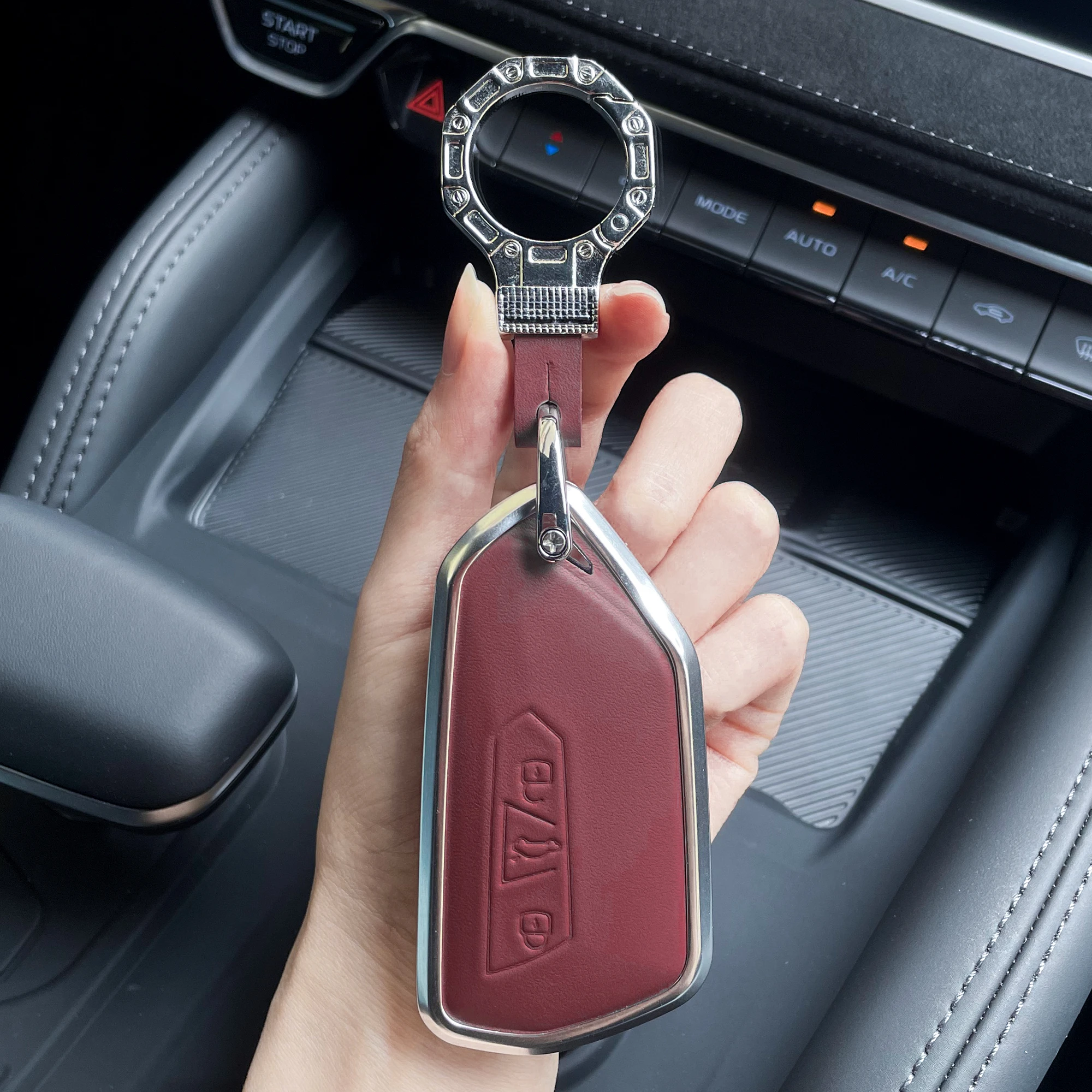 

Suitable for Volkswagen ID3 ID4 ID6 X Crozz Zinc Alloy + Leather Car Key Protection Cover Fall Prevention Protection Key